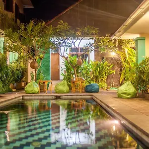 https://funky-monkey-bali.ubudhotelsnow.com